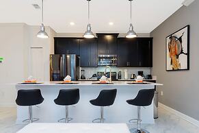 Gorgeous 4 Bd w Pool Close to Disney Storey Lake 2963