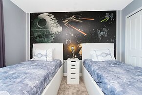 Gorgeous 4 Bd w Pool Close to Disney Storey Lake 2963