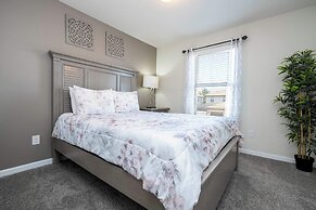 Stunning 5 Bd w Pool Close to Disney Windsor Westside 2015