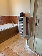 Beautiful 2-bed Apartment