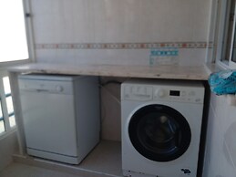 Lovely 4-bed Apartment in Estombar