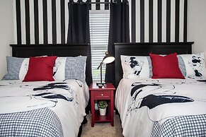 Four Bedroom Storey Lake Resort Close to Disney w Pool 3063