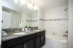 Four Bedroom Storey Lake Resort Close to Disney w Pool 3063