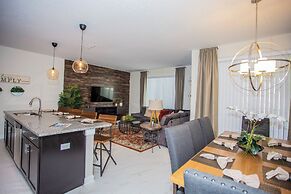 Four Bedroom Storey Lake Resort Close to Disney w Pool 3063