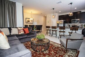 Four Bedroom Storey Lake Resort Close to Disney w Pool 3063