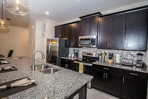 Four Bedroom Storey Lake Resort Close to Disney w Pool 3063