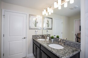 Four Bedroom Storey Lake Resort Close to Disney w Pool 3063