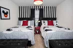 Four Bedroom Storey Lake Resort Close to Disney w Pool 3063