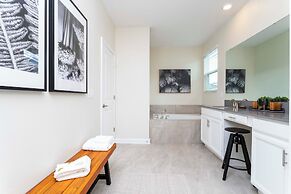 Gorgeous 5Bd Single Family w Pool Storey Lake 2767o