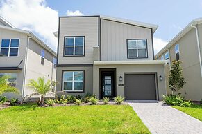 Gorgeous 5Bd Single Family w Pool Storey Lake 2767o