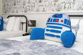 Gorgeous 5Bd Single Family w Pool Storey Lake 2767o