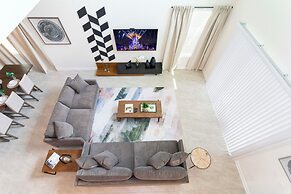 Gorgeous 5Bd Single Family w Pool Storey Lake 2767o