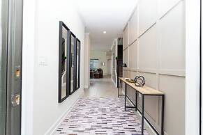 Gorgeous 5Bd Single Family w Pool Storey Lake 2767o