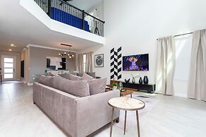 Gorgeous 5Bd Single Family w Pool Storey Lake 2767o