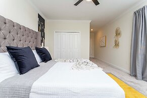 Gorgeous 5Bd Single Family w Pool Storey Lake 2767o