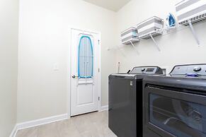 Gorgeous 5Bd Single Family w Pool Storey Lake 2767o