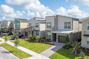 Gorgeous 5Bd Single Family w Pool Storey Lake 2767o