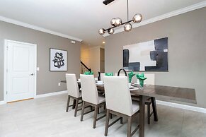 Gorgeous 5Bd Single Family w Pool Storey Lake 2767o