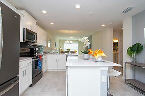 Luxurious 2 Bd Close to Disney Storey Lake 204 3131