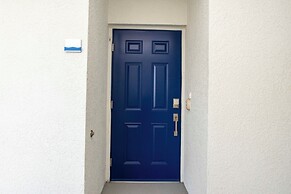 Luxurious 2 Bd Close to Disney Storey Lake 204 3131