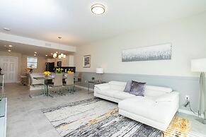 Luxurious 2 Bd Close to Disney Storey Lake 204 3131