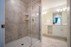 Luxurious 2 Bd Close to Disney Storey Lake 204 3131