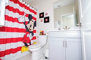 Gorgeous 5 Bd Home Close to Disney Storey Lake Resort 2734
