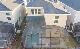 Gorgeous 5 Bd Home Close to Disney Storey Lake Resort 2734