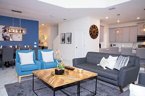 Gorgeous 5 Bd Home Close to Disney Storey Lake Resort 2734