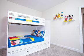 Gorgeous 5 Bd Home Close to Disney Storey Lake Resort 2734
