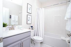 Gorgeous 5 Bd Home Close to Disney Storey Lake Resort 2734