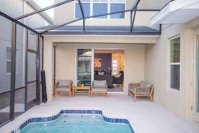 Gorgeous 5 Bd Home Close to Disney Storey Lake Resort 2734