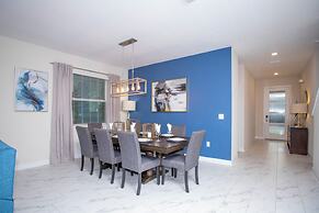Gorgeous 5 Bd Home Close to Disney Storey Lake Resort 2734