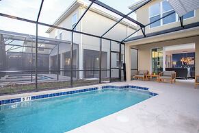 Gorgeous 5 Bd Home Close to Disney Storey Lake Resort 2734