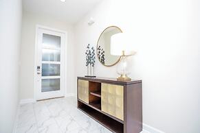 Gorgeous 5 Bd Home Close to Disney Storey Lake Resort 2734