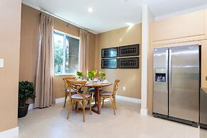 Gorgeous 4 Bd Close to Disney Magic Village 3114