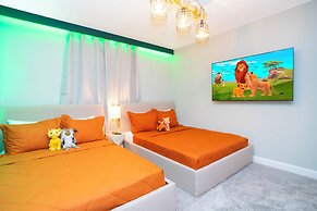 Gorgeous 4Bd w Pool Close to Disney Storey Lake 4289