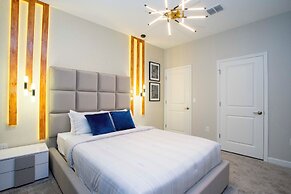 Gorgeous 4Bd w Pool Close to Disney Storey Lake 4289