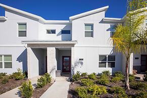 Stunning 4 Bd Close to Disney w Pool Storey Lake Resort 4369