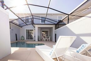 Stunning 4 Bd Close to Disney w Pool Storey Lake Resort 4369