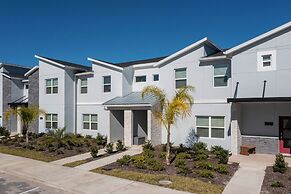 Stunning 4 Bd Close to Disney w Pool Storey Lake Resort 4369