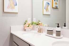 Stunning 4 Bd Close to Disney w Pool Storey Lake Resort 4369