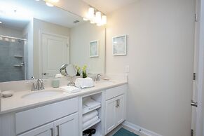 Gorgeous Two Bedroom Apt Close to Disney 306 4721 Storey Lake Resort