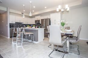 Gorgeous Two Bedroom Apt Close to Disney 306 4721 Storey Lake Resort