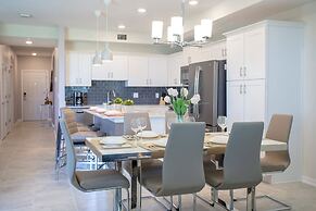 Gorgeous Two Bedroom Apt Close to Disney 306 4721 Storey Lake Resort