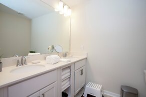 Gorgeous Two Bedroom Apt Close to Disney 306 4721 Storey Lake Resort