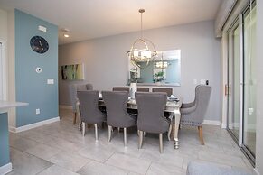 Ravishing Four Bd w Pool Close to Disney 4947