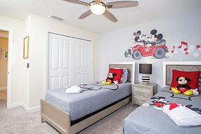 Ravishing Four Bd w Pool Close to Disney 4947