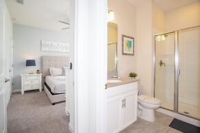 Ravishing Four Bd w Pool Close to Disney 4947