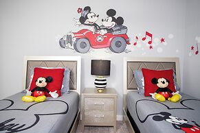 Ravishing Four Bd w Pool Close to Disney 4947